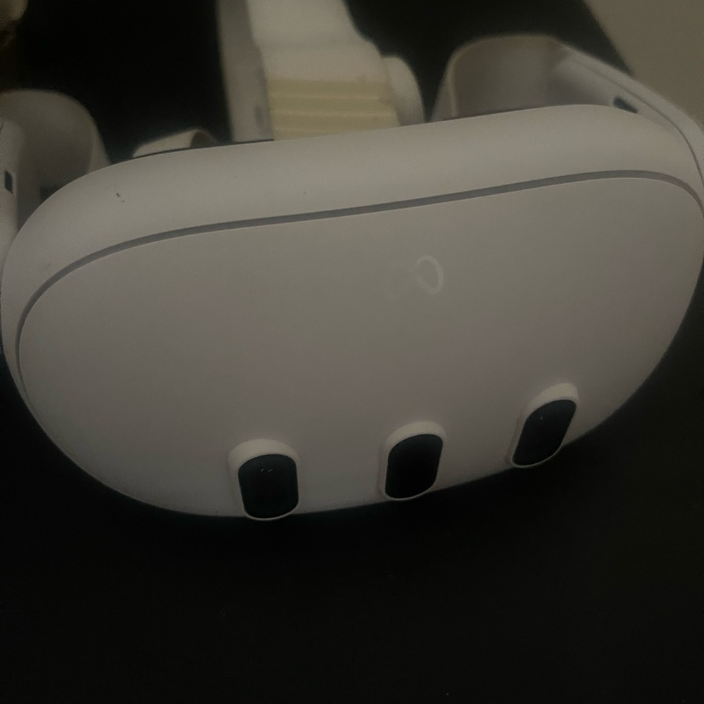 White VR Headset